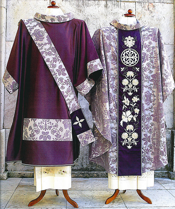Chasuble with dalmatic lent