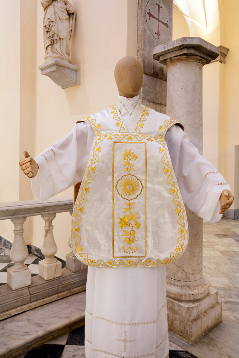 Italian roman chasuble with lamb