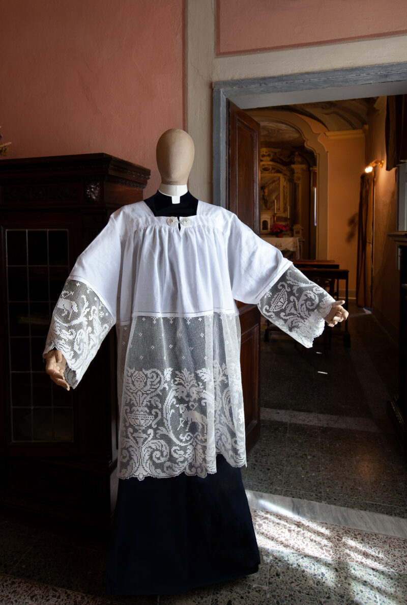 Italian surplice with lace